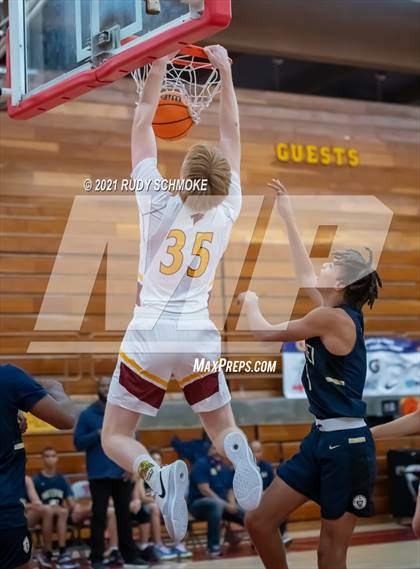 Thumbnail 3 in Mater Dei Catholic @ Torrey Pines photogallery.