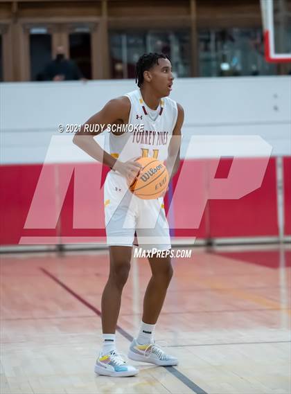 Thumbnail 1 in Mater Dei Catholic @ Torrey Pines photogallery.