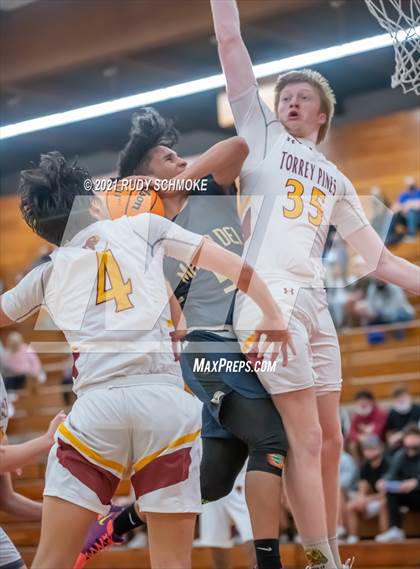 Thumbnail 2 in Mater Dei Catholic @ Torrey Pines photogallery.