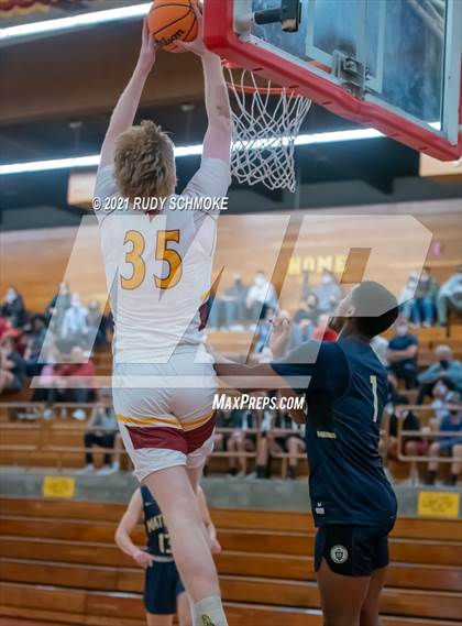 Thumbnail 2 in Mater Dei Catholic @ Torrey Pines photogallery.