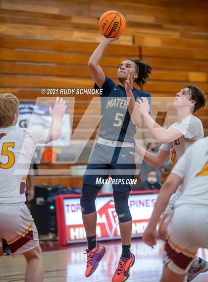 Thumbnail 2 in Mater Dei Catholic @ Torrey Pines photogallery.