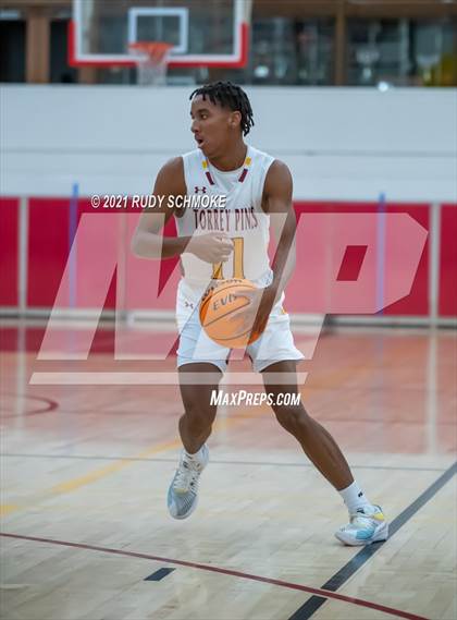 Thumbnail 2 in Mater Dei Catholic @ Torrey Pines photogallery.