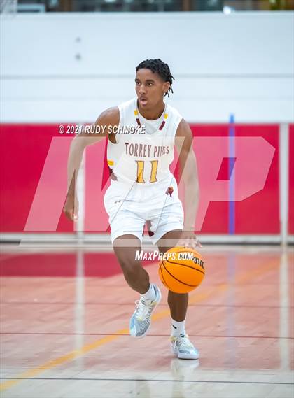Thumbnail 2 in Mater Dei Catholic @ Torrey Pines photogallery.