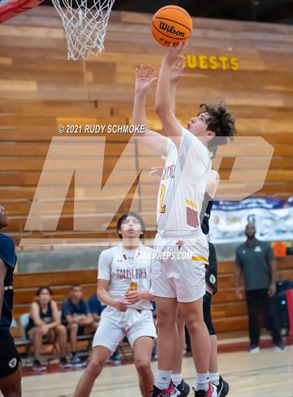 Thumbnail 3 in Mater Dei Catholic @ Torrey Pines photogallery.