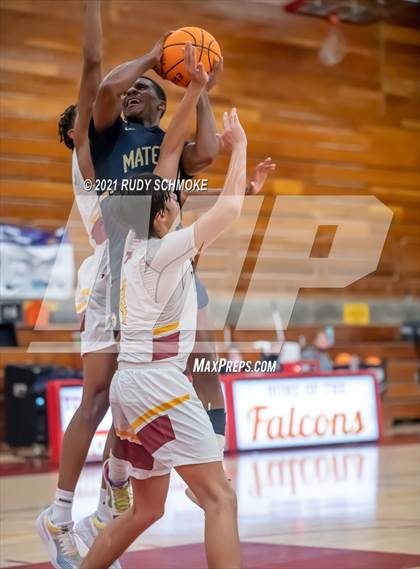 Thumbnail 1 in Mater Dei Catholic @ Torrey Pines photogallery.