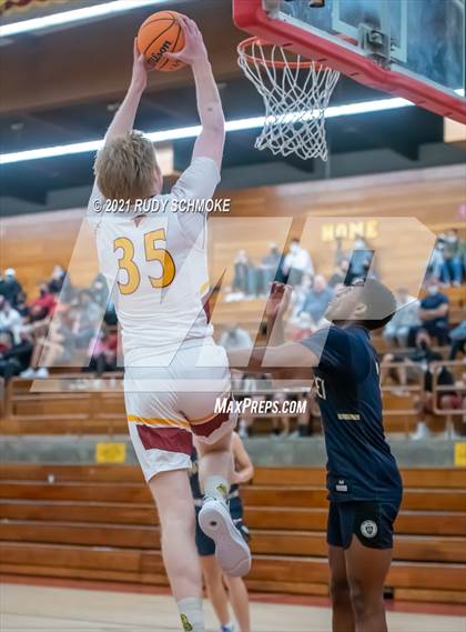 Thumbnail 1 in Mater Dei Catholic @ Torrey Pines photogallery.