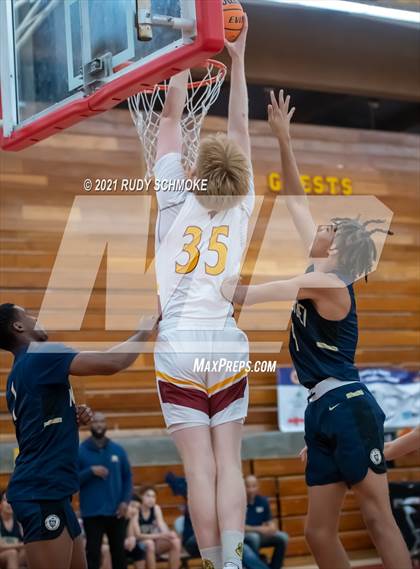 Thumbnail 2 in Mater Dei Catholic @ Torrey Pines photogallery.