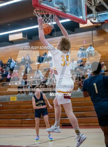 Thumbnail 2 in Mater Dei Catholic @ Torrey Pines photogallery.