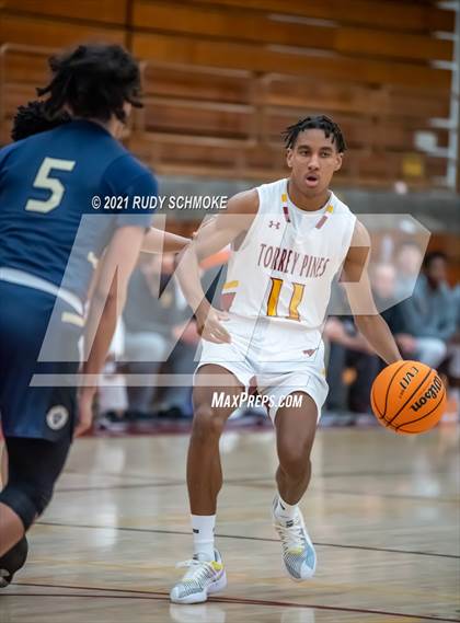 Thumbnail 3 in Mater Dei Catholic @ Torrey Pines photogallery.