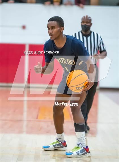 Thumbnail 3 in Mater Dei Catholic @ Torrey Pines photogallery.