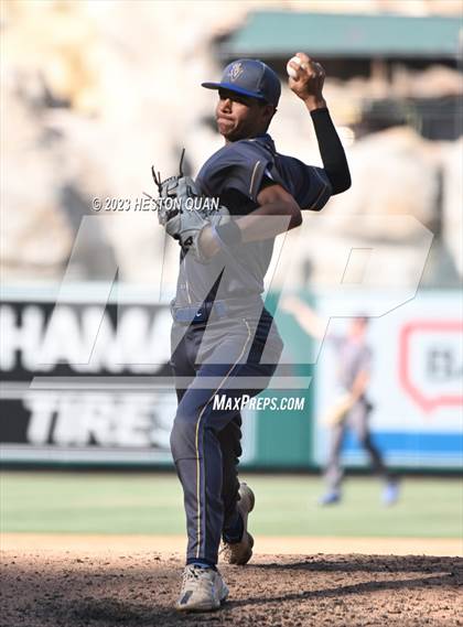 Thumbnail 2 in Fountain Valley vs. Yorba Linda (Halo Classic) photogallery.