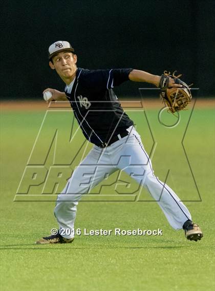 Thumbnail 2 in King vs. Robstown (UIL 4A Regional Quarterfinal) photogallery.