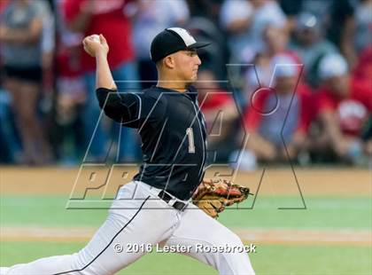 Thumbnail 3 in King vs. Robstown (UIL 4A Regional Quarterfinal) photogallery.
