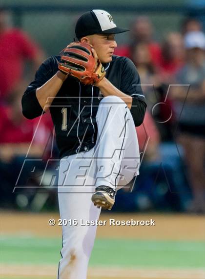 Thumbnail 1 in King vs. Robstown (UIL 4A Regional Quarterfinal) photogallery.