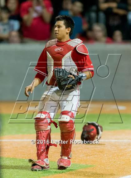 Thumbnail 3 in King vs. Robstown (UIL 4A Regional Quarterfinal) photogallery.