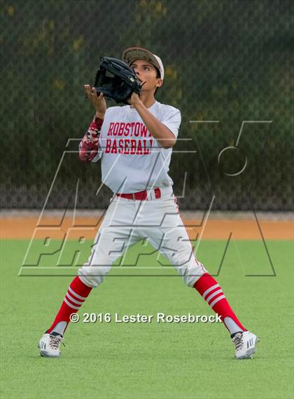 Thumbnail 3 in King vs. Robstown (UIL 4A Regional Quarterfinal) photogallery.