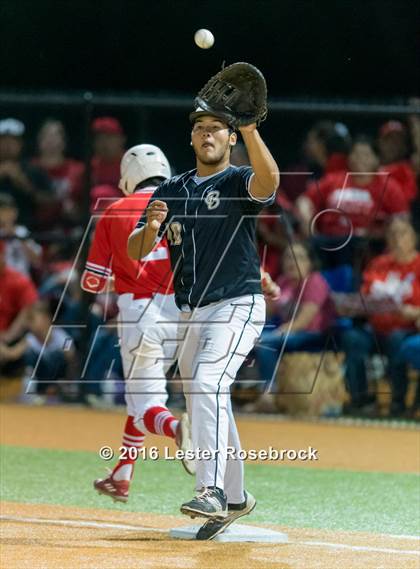 Thumbnail 2 in King vs. Robstown (UIL 4A Regional Quarterfinal) photogallery.