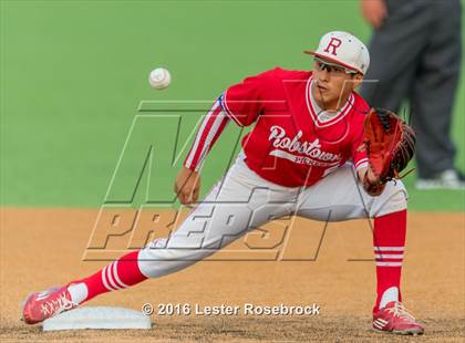 Thumbnail 1 in King vs. Robstown (UIL 4A Regional Quarterfinal) photogallery.