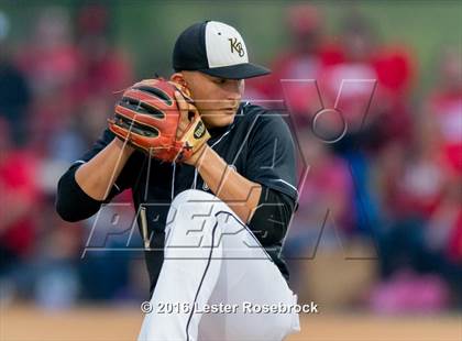 Thumbnail 2 in King vs. Robstown (UIL 4A Regional Quarterfinal) photogallery.