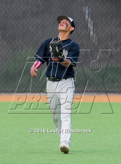 Thumbnail 2 in King vs. Robstown (UIL 4A Regional Quarterfinal) photogallery.