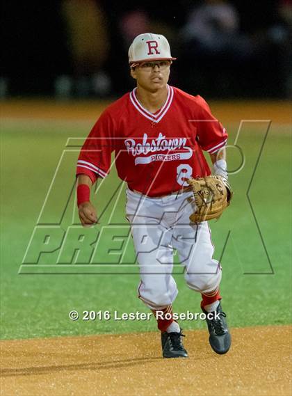 Thumbnail 3 in King vs. Robstown (UIL 4A Regional Quarterfinal) photogallery.