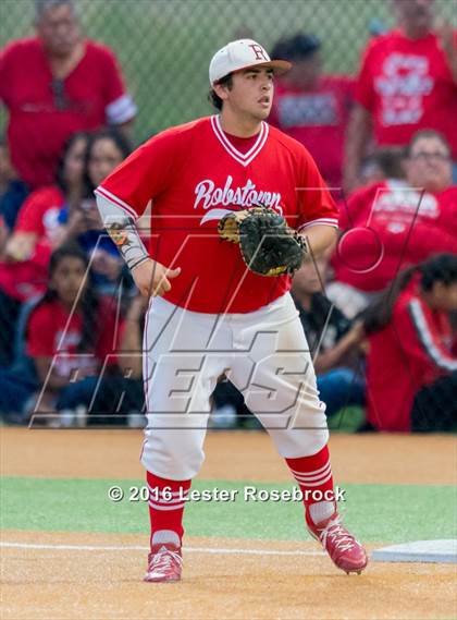 Thumbnail 3 in King vs. Robstown (UIL 4A Regional Quarterfinal) photogallery.