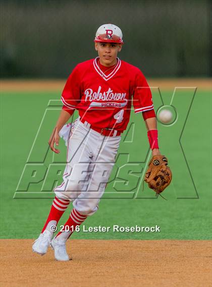Thumbnail 1 in King vs. Robstown (UIL 4A Regional Quarterfinal) photogallery.