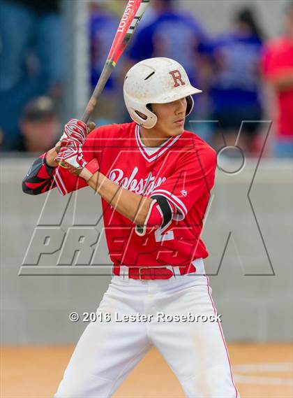Thumbnail 2 in King vs. Robstown (UIL 4A Regional Quarterfinal) photogallery.