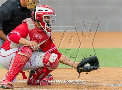 Thumbnail 3 in King vs. Robstown (UIL 4A Regional Quarterfinal) photogallery.