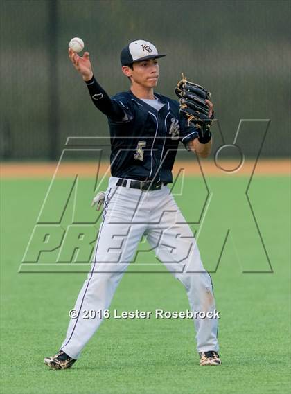 Thumbnail 3 in King vs. Robstown (UIL 4A Regional Quarterfinal) photogallery.