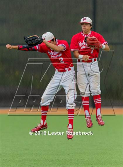 Thumbnail 1 in King vs. Robstown (UIL 4A Regional Quarterfinal) photogallery.