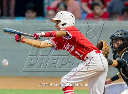 Thumbnail 1 in King vs. Robstown (UIL 4A Regional Quarterfinal) photogallery.
