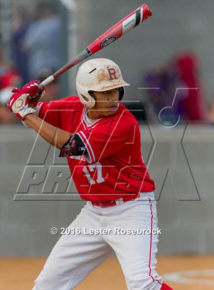 Thumbnail 2 in King vs. Robstown (UIL 4A Regional Quarterfinal) photogallery.