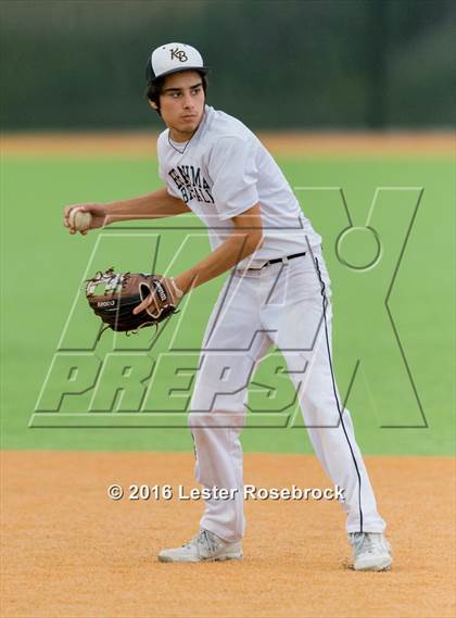 Thumbnail 3 in King vs. Robstown (UIL 4A Regional Quarterfinal) photogallery.