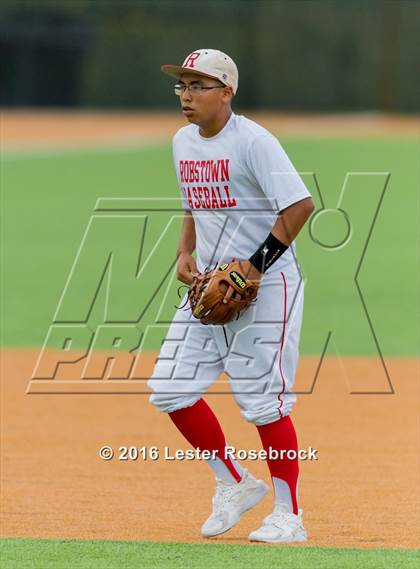 Thumbnail 1 in King vs. Robstown (UIL 4A Regional Quarterfinal) photogallery.
