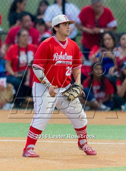 Thumbnail 3 in King vs. Robstown (UIL 4A Regional Quarterfinal) photogallery.