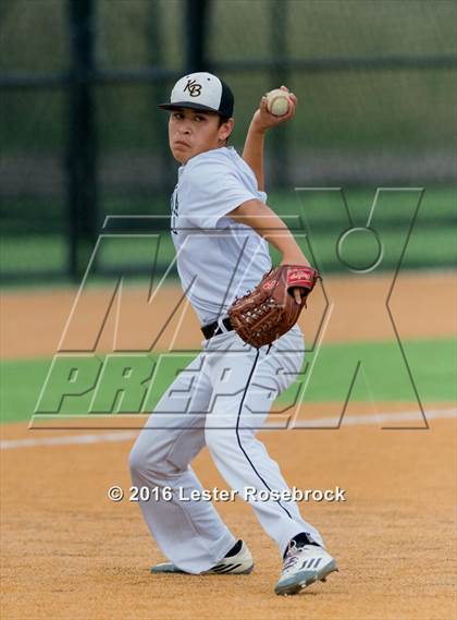 Thumbnail 3 in King vs. Robstown (UIL 4A Regional Quarterfinal) photogallery.