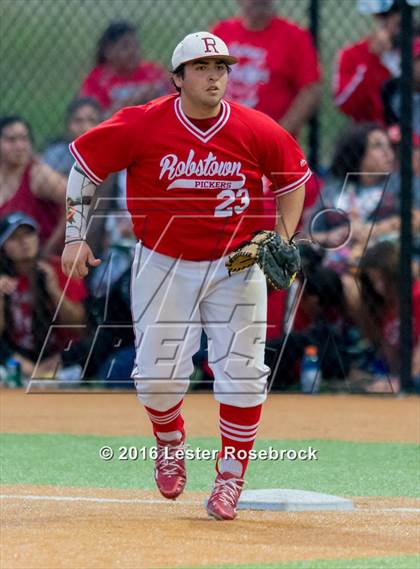 Thumbnail 2 in King vs. Robstown (UIL 4A Regional Quarterfinal) photogallery.