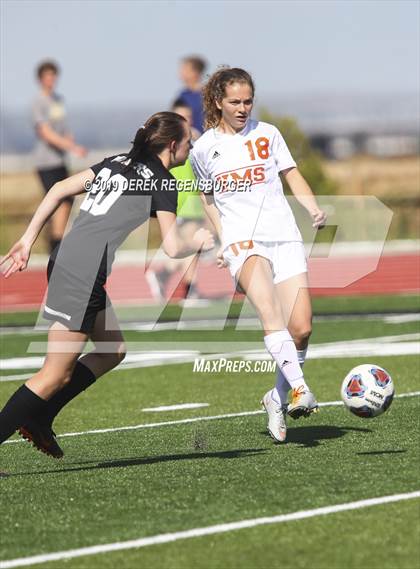 Thumbnail 3 in Vail Mountain vs Prospect Ridge Academy (CHSAA 3A Quarterfinal) photogallery.