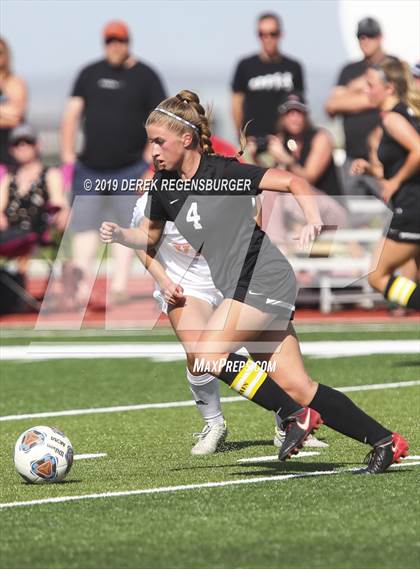 Thumbnail 1 in Vail Mountain vs Prospect Ridge Academy (CHSAA 3A Quarterfinal) photogallery.