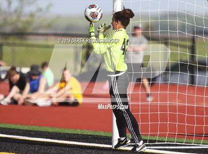 Thumbnail 2 in Vail Mountain vs Prospect Ridge Academy (CHSAA 3A Quarterfinal) photogallery.