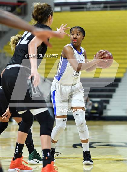 Thumbnail 2 in Ribet Academy @ Serra (CIF DIV 1 Southern Regional Final) photogallery.