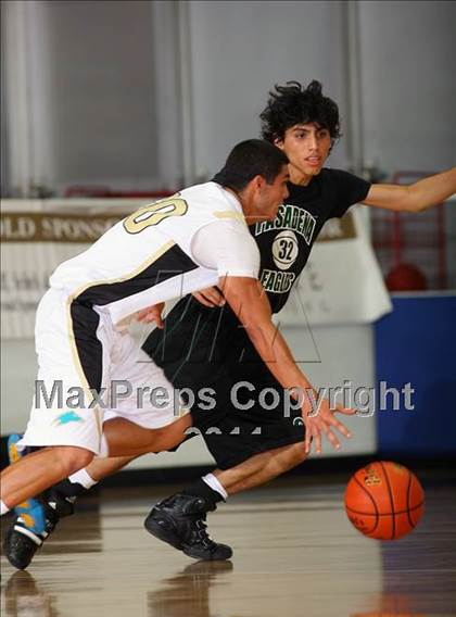 Thumbnail 2 in Pasadena Memorial vs Pasadena (McDonald's Texas Invitational) photogallery.