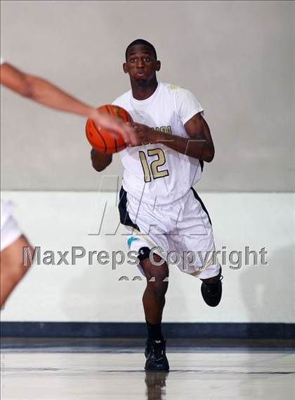 Thumbnail 2 in Pasadena Memorial vs Pasadena (McDonald's Texas Invitational) photogallery.