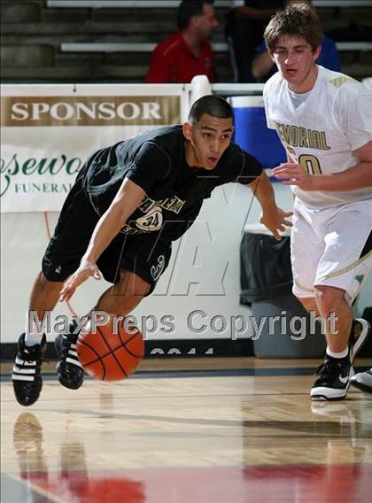 Thumbnail 3 in Pasadena Memorial vs Pasadena (McDonald's Texas Invitational) photogallery.