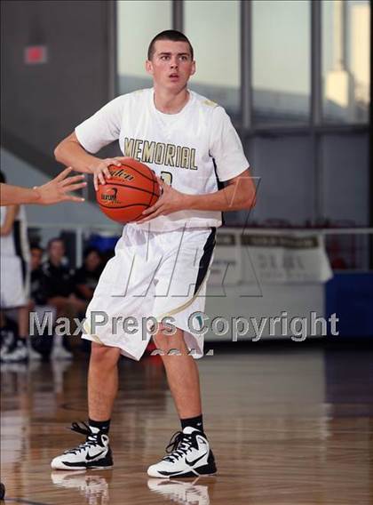 Thumbnail 2 in Pasadena Memorial vs Pasadena (McDonald's Texas Invitational) photogallery.