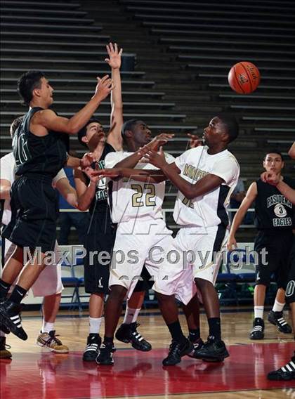 Thumbnail 2 in Pasadena Memorial vs Pasadena (McDonald's Texas Invitational) photogallery.