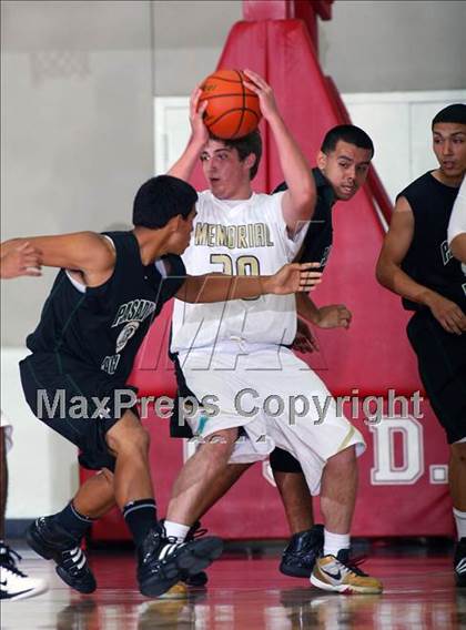 Thumbnail 2 in Pasadena Memorial vs Pasadena (McDonald's Texas Invitational) photogallery.