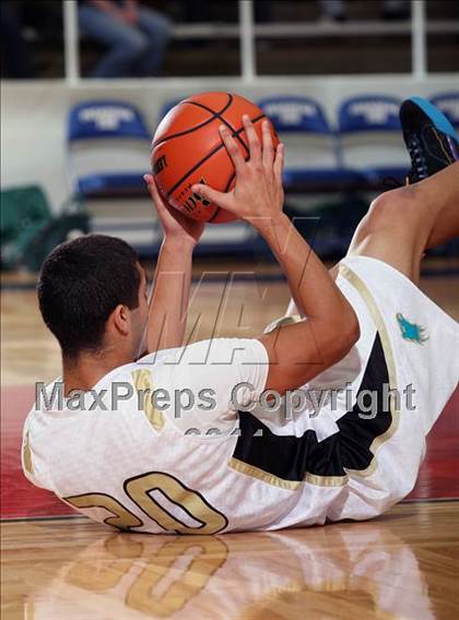 Thumbnail 2 in Pasadena Memorial vs Pasadena (McDonald's Texas Invitational) photogallery.