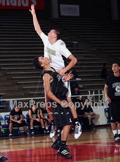 Thumbnail 3 in Pasadena Memorial vs Pasadena (McDonald's Texas Invitational) photogallery.